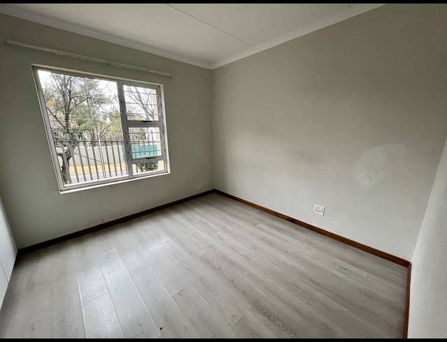 2 BEDROOM APARTMENT RENTED IN BRYANSTON
